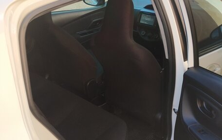 Toyota Vitz, 2017 год, 940 000 рублей, 10 фотография