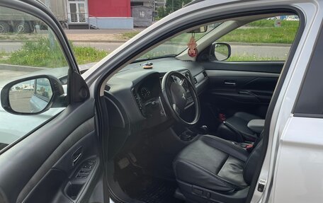 Mitsubishi Outlander III рестайлинг 3, 2013 год, 1 180 000 рублей, 7 фотография