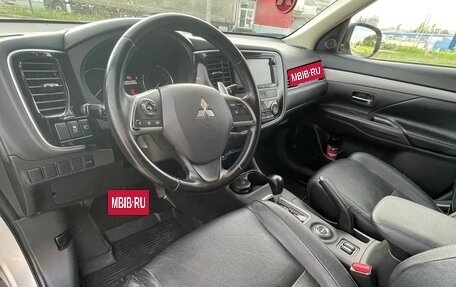 Mitsubishi Outlander III рестайлинг 3, 2013 год, 1 180 000 рублей, 14 фотография