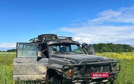 Nissan Patrol, 1993 год, 700 000 рублей, 2 фотография