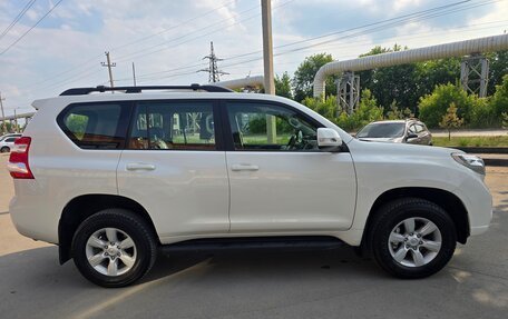 Toyota Land Cruiser Prado 150 рестайлинг 2, 2014 год, 3 290 000 рублей, 8 фотография