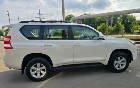 Toyota Land Cruiser Prado 150 рестайлинг 2, 2014 год, 3 290 000 рублей, 11 фотография