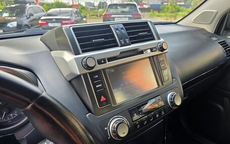 Toyota Land Cruiser Prado 150 рестайлинг 2, 2014 год, 3 290 000 рублей, 26 фотография