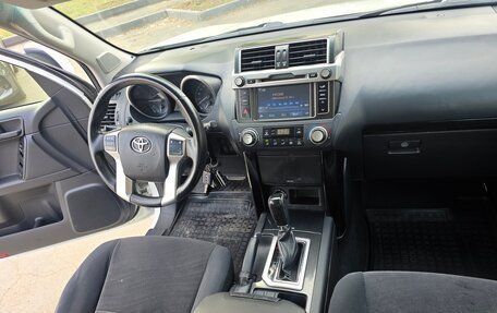 Toyota Land Cruiser Prado 150 рестайлинг 2, 2014 год, 3 290 000 рублей, 38 фотография