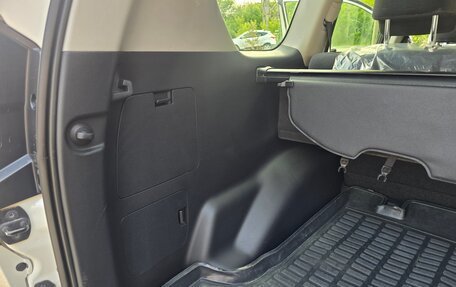 Toyota Land Cruiser Prado 150 рестайлинг 2, 2014 год, 3 290 000 рублей, 35 фотография