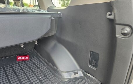 Toyota Land Cruiser Prado 150 рестайлинг 2, 2014 год, 3 290 000 рублей, 36 фотография