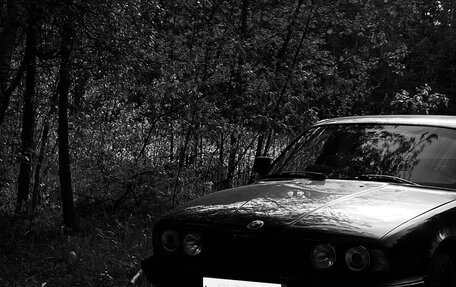BMW 5 серия, 1993 год, 300 000 рублей, 1 фотография