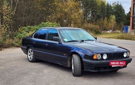 BMW 5 серия, 1993 год, 300 000 рублей, 3 фотография