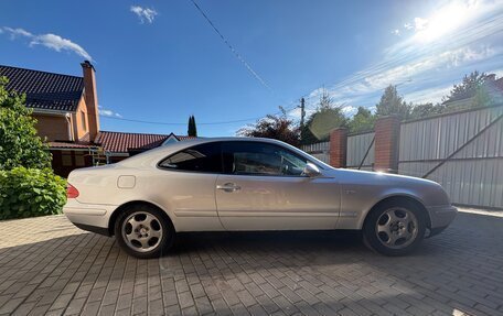 Mercedes-Benz CLK-Класс, 1999 год, 500 000 рублей, 3 фотография
