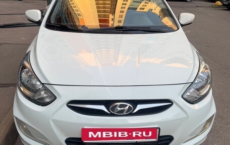 Hyundai Solaris II рестайлинг, 2011 год, 550 000 рублей, 4 фотография