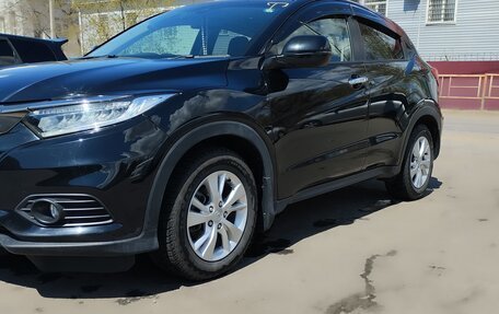 Honda Vezel, 2018 год, 1 740 000 рублей, 3 фотография