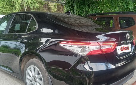 Toyota Camry, 2021 год, 2 600 000 рублей, 2 фотография