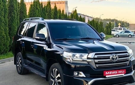 Toyota Land Cruiser 200, 2018 год, 6 250 000 рублей, 3 фотография