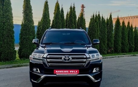 Toyota Land Cruiser 200, 2018 год, 6 250 000 рублей, 2 фотография