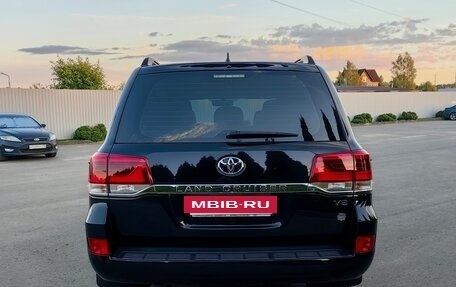Toyota Land Cruiser 200, 2018 год, 6 250 000 рублей, 7 фотография