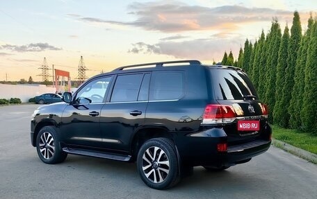 Toyota Land Cruiser 200, 2018 год, 6 250 000 рублей, 8 фотография