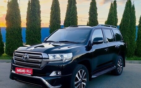 Toyota Land Cruiser 200, 2018 год, 6 250 000 рублей, 10 фотография