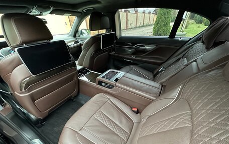 BMW 7 серия, 2016 год, 4 390 000 рублей, 6 фотография