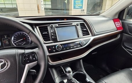 Toyota Highlander III, 2015 год, 2 970 000 рублей, 6 фотография