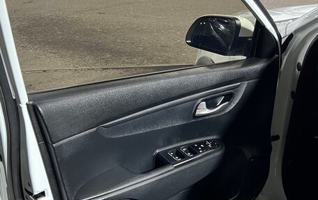 KIA Rio IV, 2018 год, 1 075 000 рублей, 14 фотография