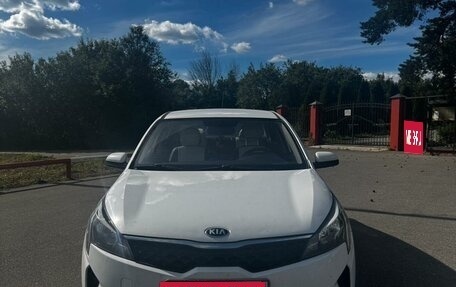 KIA Rio IV, 2021 год, 999 000 рублей, 2 фотография