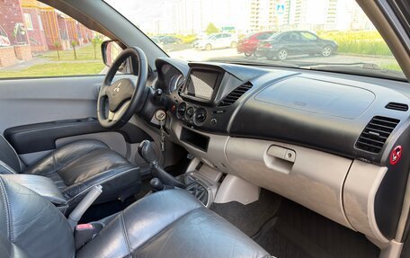 Mitsubishi L200 IV рестайлинг, 2008 год, 945 000 рублей, 33 фотография