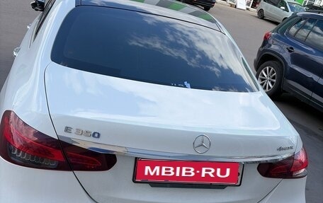 Mercedes-Benz E-Класс, 2022 год, 5 900 000 рублей, 3 фотография
