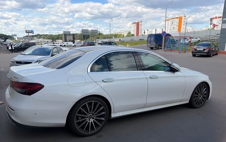 Mercedes-Benz E-Класс, 2022 год, 5 900 000 рублей, 2 фотография