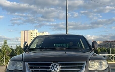 Volkswagen Touareg III, 2010 год, 1 520 000 рублей, 2 фотография