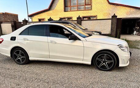 Mercedes-Benz E-Класс, 2011 год, 1 250 000 рублей, 4 фотография