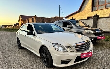 Mercedes-Benz E-Класс, 2011 год, 1 250 000 рублей, 3 фотография