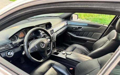 Mercedes-Benz E-Класс, 2011 год, 1 250 000 рублей, 14 фотография