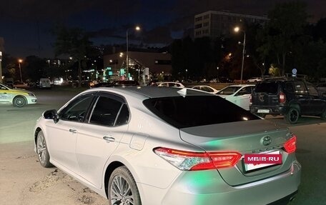 Toyota Camry, 2018 год, 2 980 000 рублей, 6 фотография