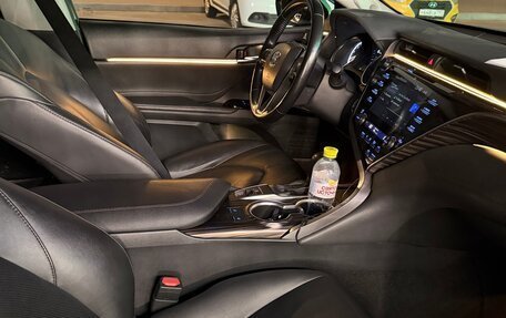 Toyota Camry, 2018 год, 2 980 000 рублей, 28 фотография
