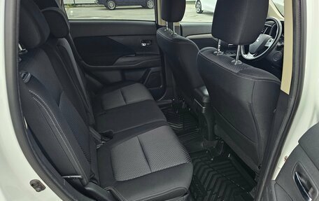 Mitsubishi Outlander III рестайлинг 3, 2018 год, 2 149 995 рублей, 13 фотография