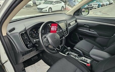 Mitsubishi Outlander III рестайлинг 3, 2018 год, 2 149 995 рублей, 9 фотография