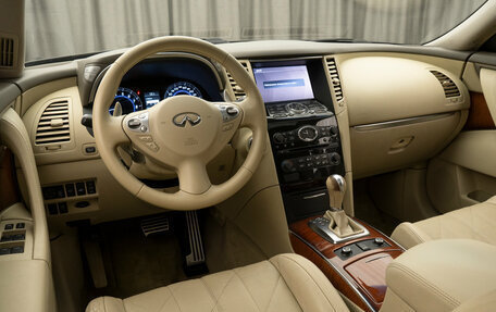 Infiniti QX70, 2014 год, 2 230 000 рублей, 7 фотография