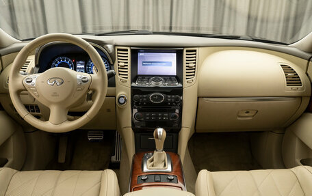 Infiniti QX70, 2014 год, 2 230 000 рублей, 8 фотография