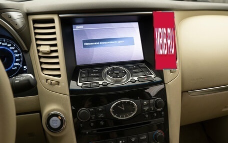Infiniti QX70, 2014 год, 2 230 000 рублей, 17 фотография