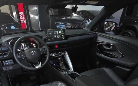 Toyota Yaris Cross, 2026 год, 3 400 000 рублей, 4 фотография