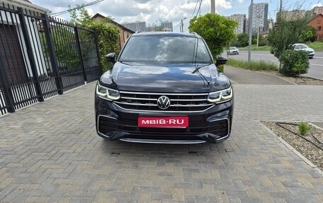 Volkswagen Tiguan II, 2021 год, 3 290 000 рублей, 1 фотография