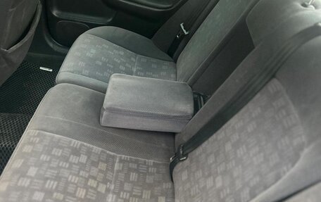 Toyota Avensis III рестайлинг, 2001 год, 470 000 рублей, 2 фотография