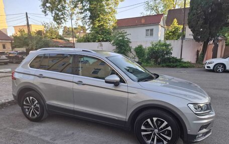 Volkswagen Tiguan II, 2019 год, 2 500 000 рублей, 4 фотография