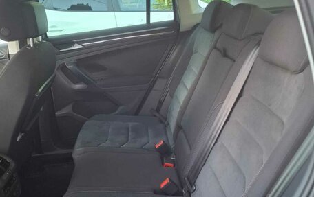 Volkswagen Tiguan II, 2019 год, 2 500 000 рублей, 9 фотография
