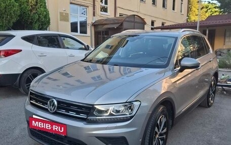 Volkswagen Tiguan II, 2019 год, 2 500 000 рублей, 3 фотография