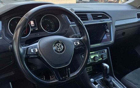 Volkswagen Tiguan II, 2019 год, 2 500 000 рублей, 12 фотография