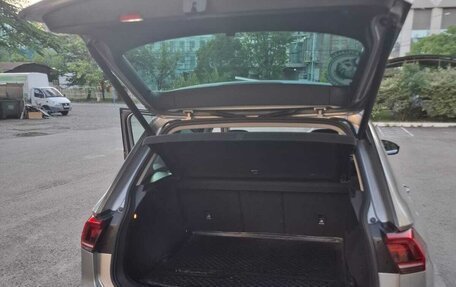 Volkswagen Tiguan II, 2019 год, 2 500 000 рублей, 17 фотография