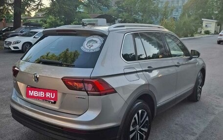 Volkswagen Tiguan II, 2019 год, 2 500 000 рублей, 18 фотография