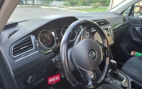 Volkswagen Tiguan II, 2019 год, 2 500 000 рублей, 13 фотография