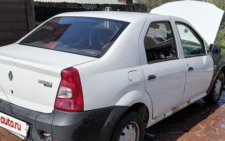 Renault Logan I, 2014 год, 300 000 рублей, 3 фотография